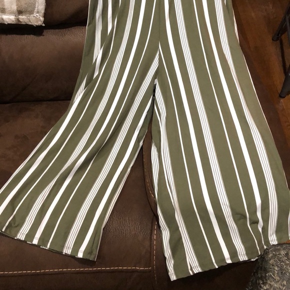 Romper - Picture 3 of 5